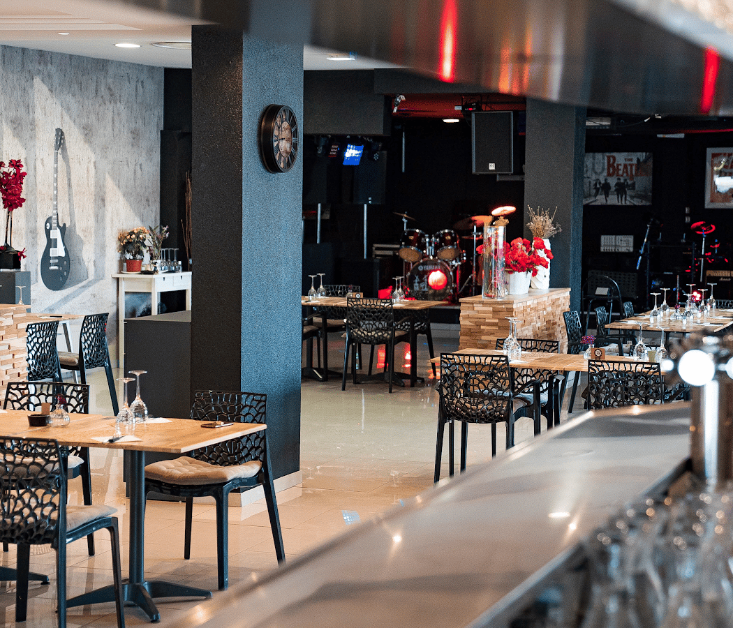 Paris Cocktail Restaurant 2